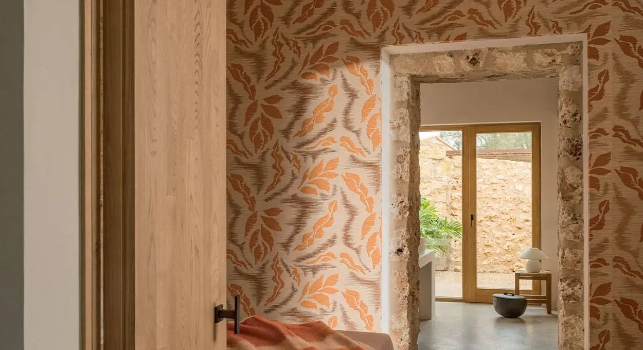 M L R Painting & Wallcovering Inc